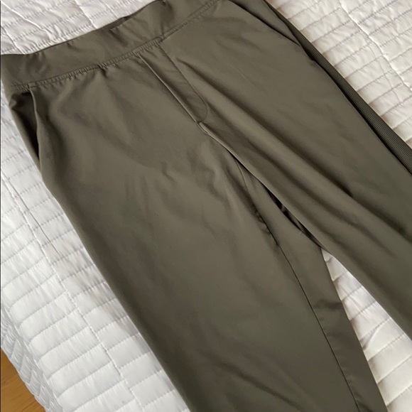 Athleta City Jogger size 4 Army Green - Picture 2 of 6